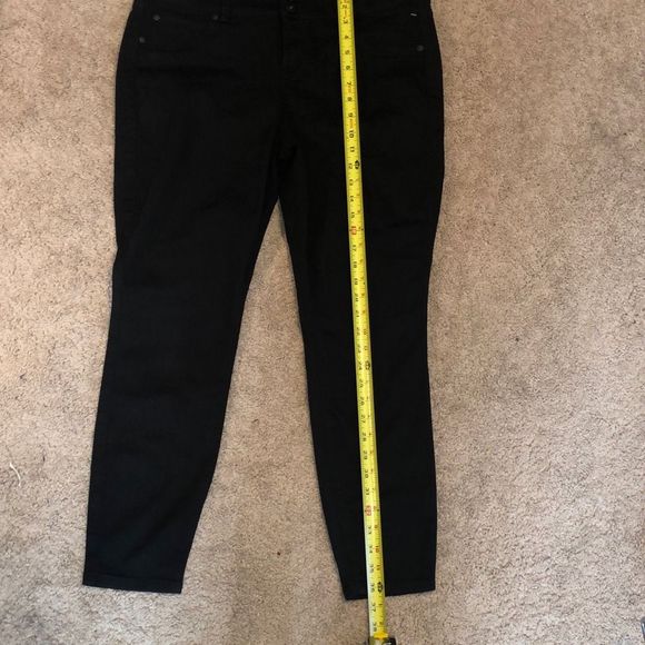 Torrid NWT Denim Black Jeans Jeggings Button Detailing Pants, Size 14S - Picture 10 of 11